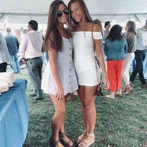 Meet your Posher, Ava